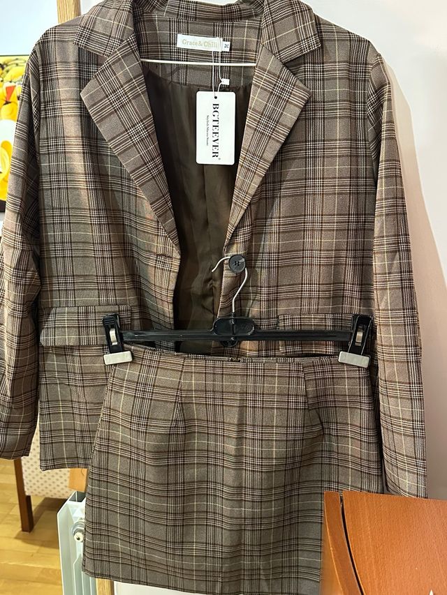 Conjunto Blazer y Falda Cuadros Talla S-M