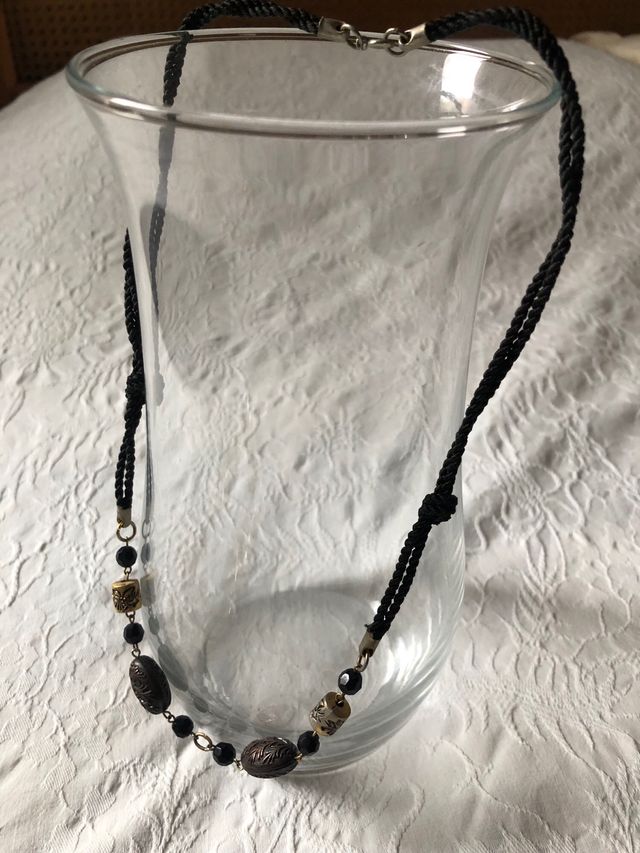 Gargantilla juvenil bronce y ónix.