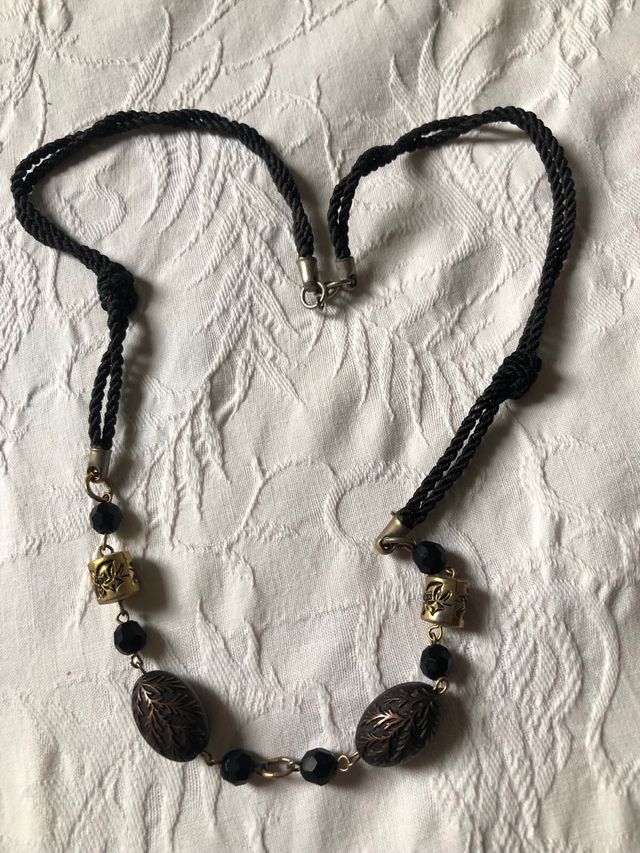 Gargantilla juvenil bronce y ónix.