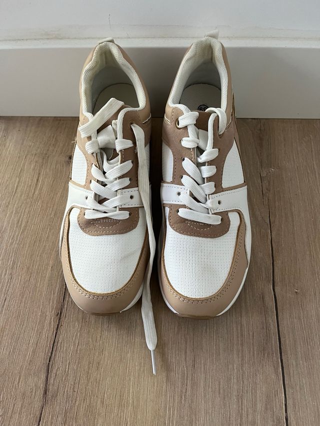 Deportivas mujer beige y blanco talla 39