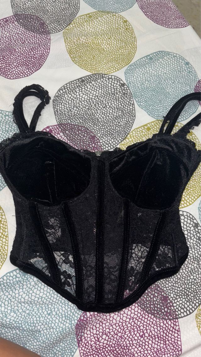 Top Corsé Negro Encaje y Terciopelo