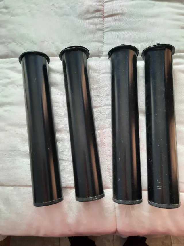 Base tapizada con patas de 1,05 x 1,80