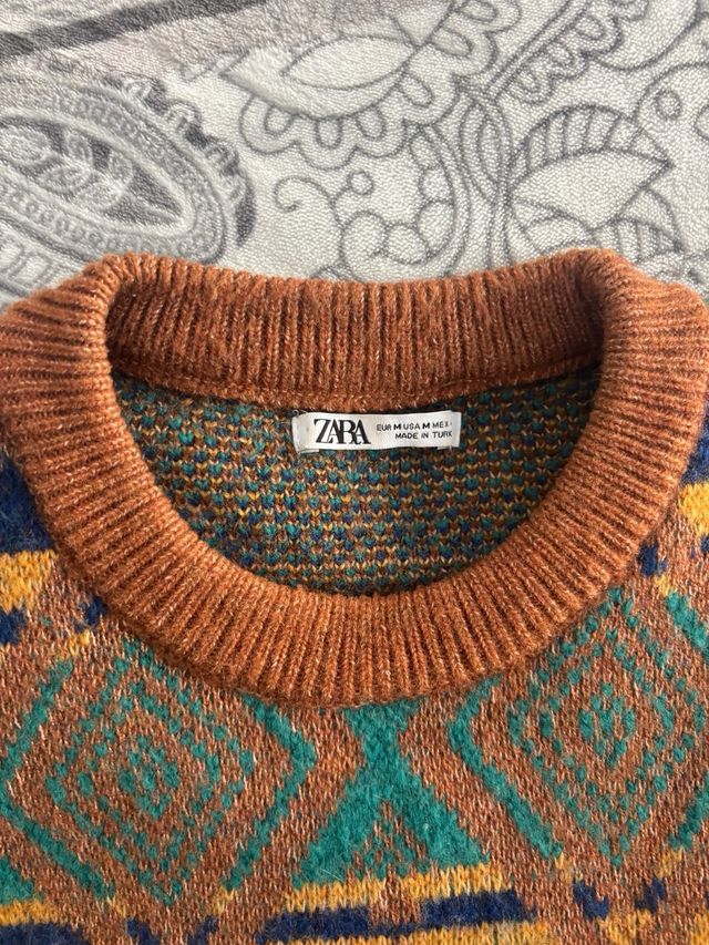 Maglietta Zara con stampa geometrica