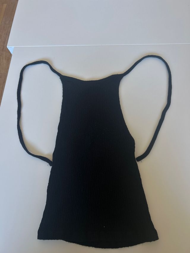 Top negro sin mangas