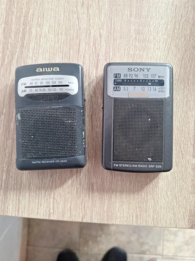 Radios Aiwa y Sony Portátiles