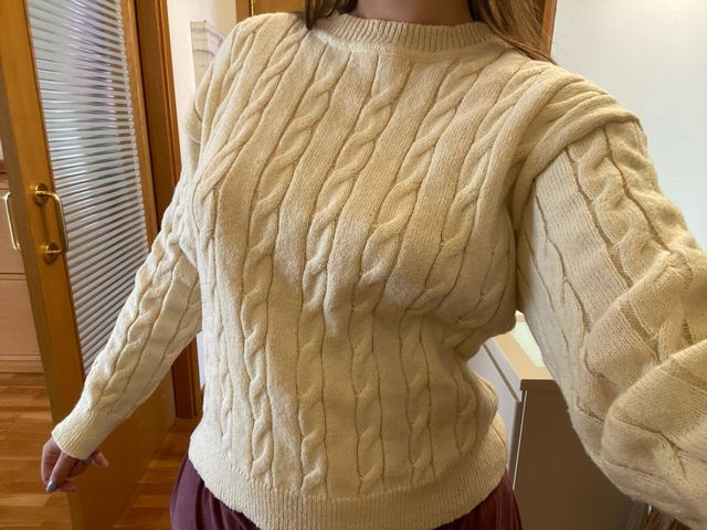 Jersey de punto trenzado color crema