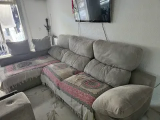 Divano modulare grigio con cheslong year