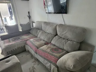 Divano modulare grigio con cheslong year