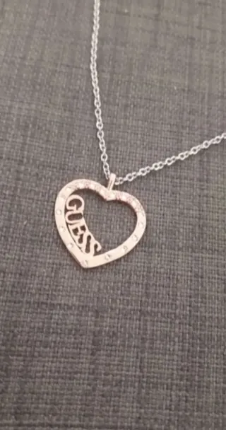 Collar Guess Corazón