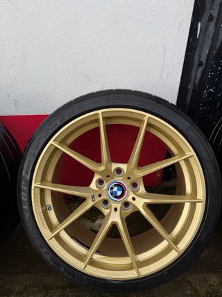 Llantas 763m doradas