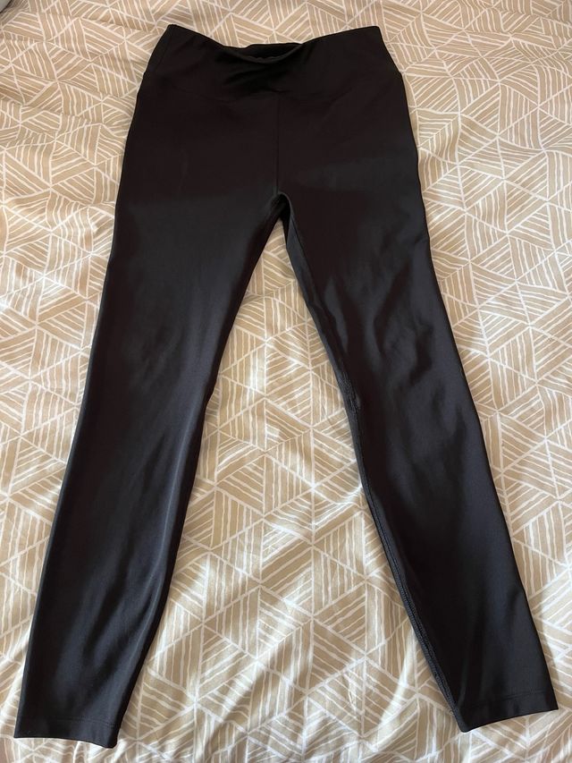 Leggings negros Lefties