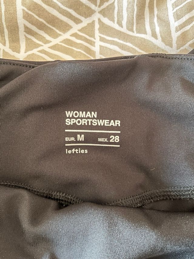 Leggings negros Lefties