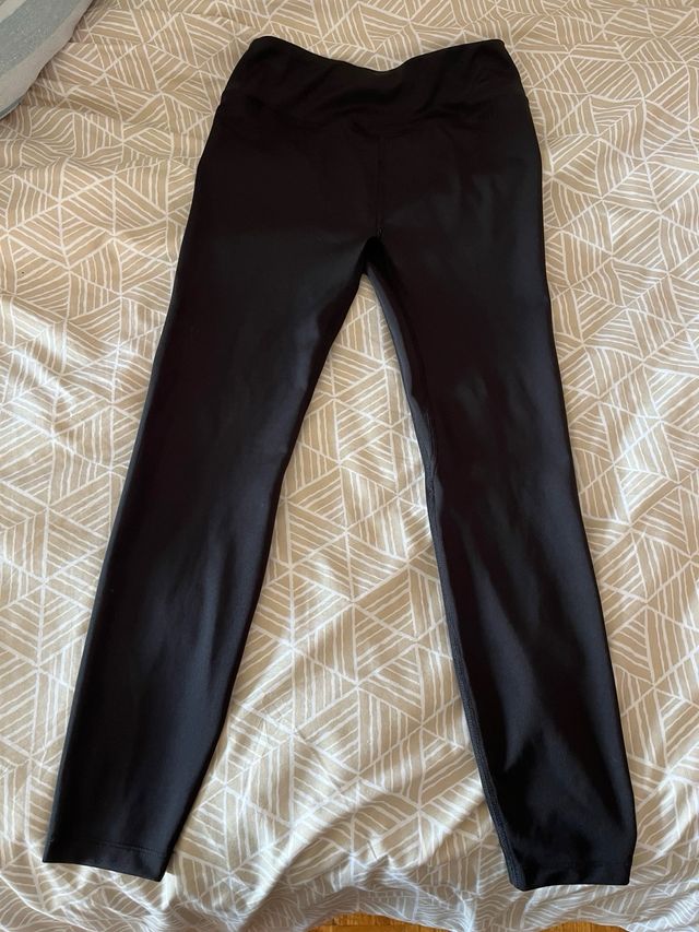 Leggings negros Lefties