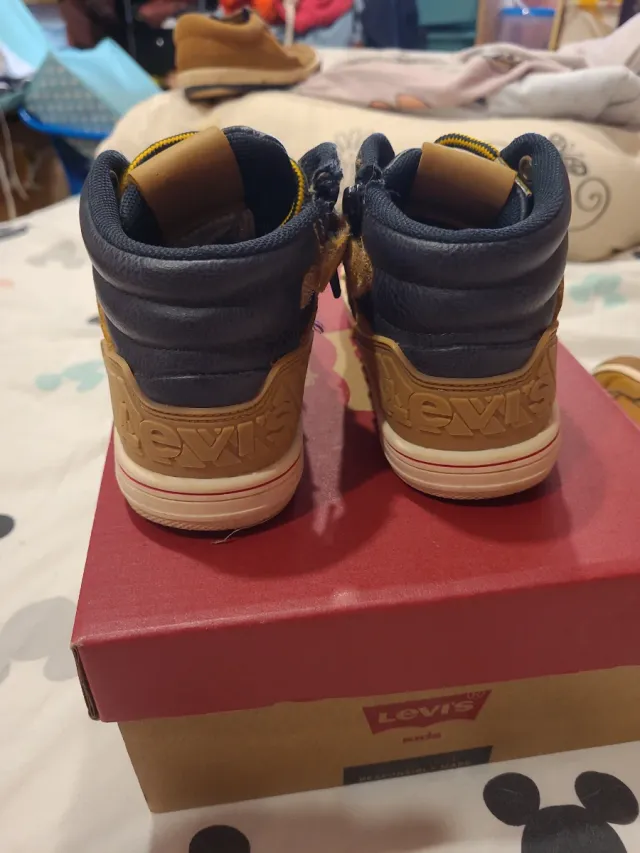 Zapatillas Levi's Niñxs Marrones Talla 29