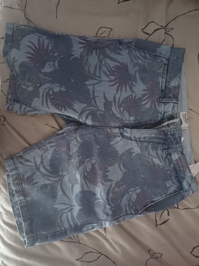 Pantalones cortos Pull&Bear florales
