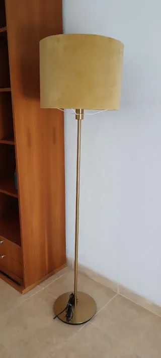 Lámpara de pie salón