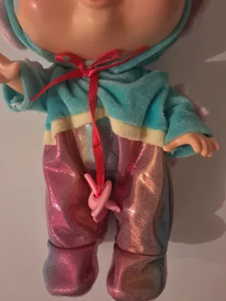 Bebé Llorón con chupete y pijama