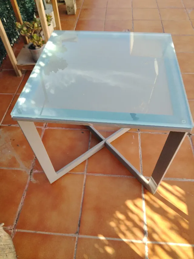 Mesa auxiliar cristal y metal gris ( exterior.