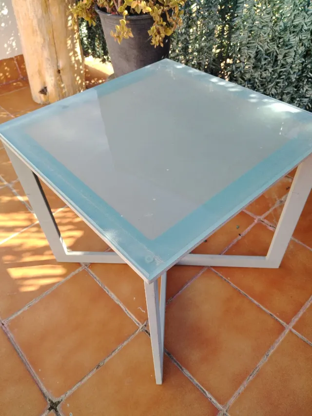 Mesa auxiliar cristal y metal gris ( exterior.