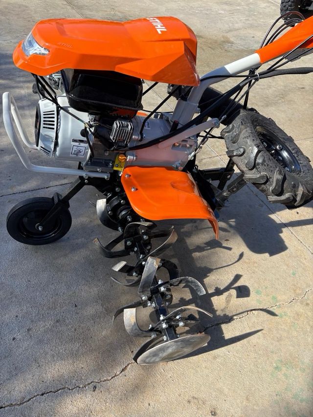 Motoazada Stihl MH 700