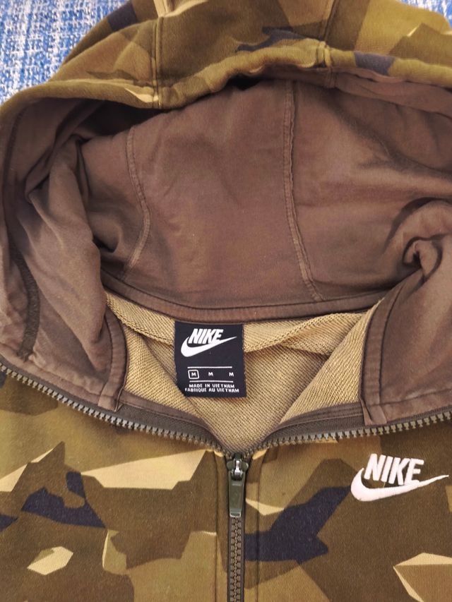 2 sudaderas una Nike y otra Adidas