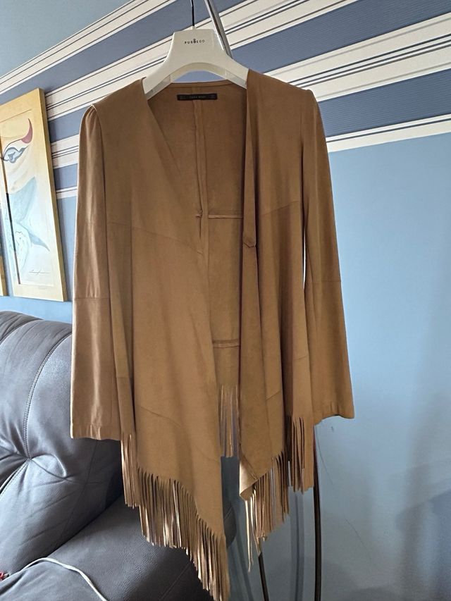 Chaqueta Zara flecos marrón
