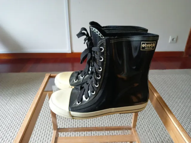 Botas de lluvia Elvetik negras y beige