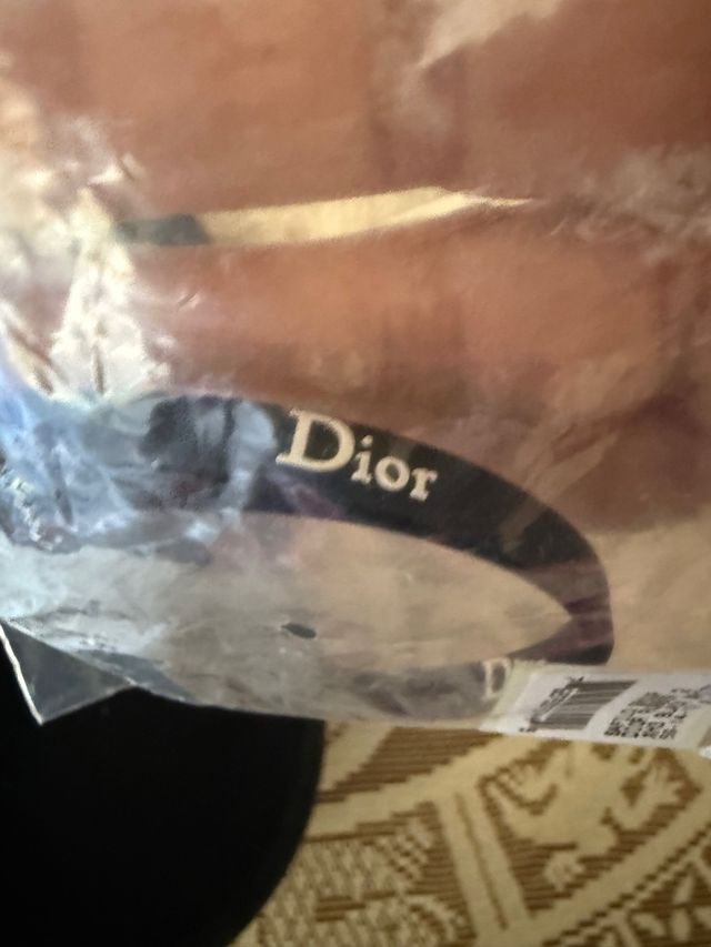 Gafas de sol Dior negras.