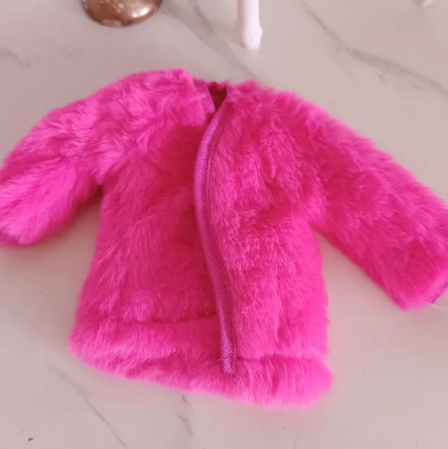 Conjunto Barbie: Chaquetón Rosa y Vestido