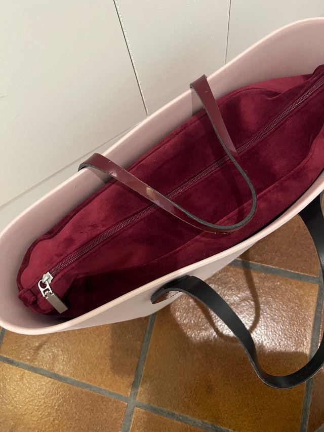 Borsa O Bag rosa con interno rosso