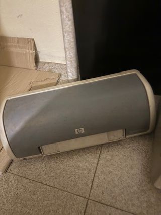 Impressora HP Cinza e Branca