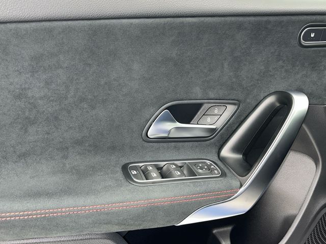 Mercedes-Benz Clase A 180 100 kW (136 CV)