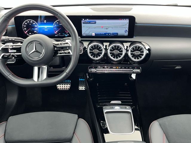 Mercedes-Benz Clase A 180 100 kW (136 CV)