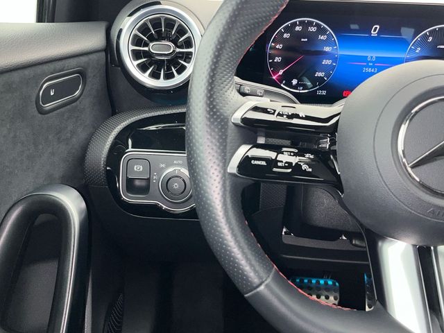 Mercedes-Benz Clase A 180 100 kW (136 CV)