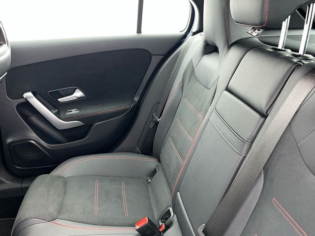 Mercedes-Benz Clase A 180 100 kW (136 CV)