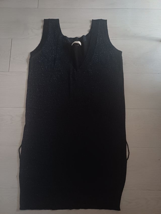 Camiseta tirantes negra con brillos plateados