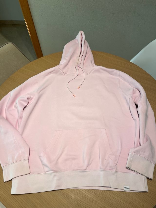 Sudadera rosa con capucha