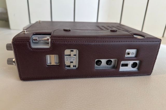 Mini TV Rádio Broksonic com Tubo Orion Japonês