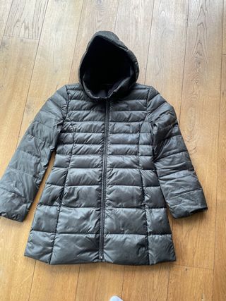 Abrigo de plumas  mujer gris talla S.