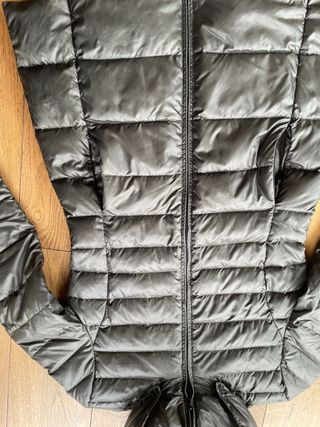 Abrigo de plumas  mujer gris talla S.