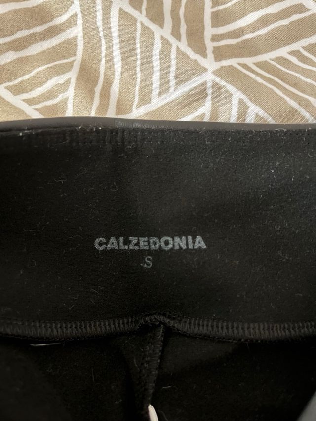 Pantalones efecto piel Calzedonia negros