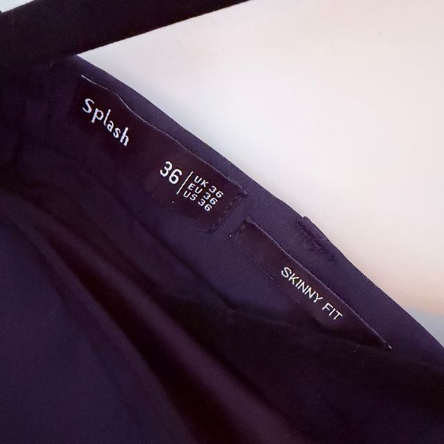 Pantalones azul marino con cintura elástica