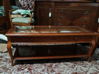 Mesa de centro de madera y cristal
