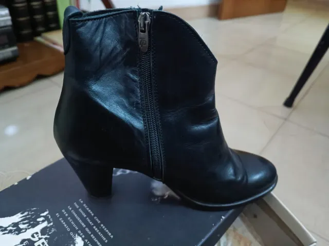 Botines de tacón negros