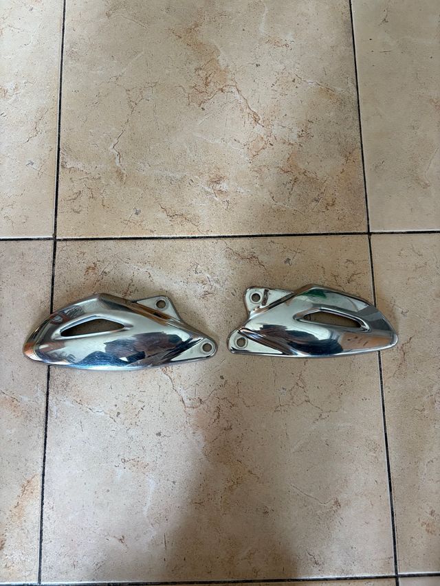 Taloneras Estriberas Triumph Street Triple 675