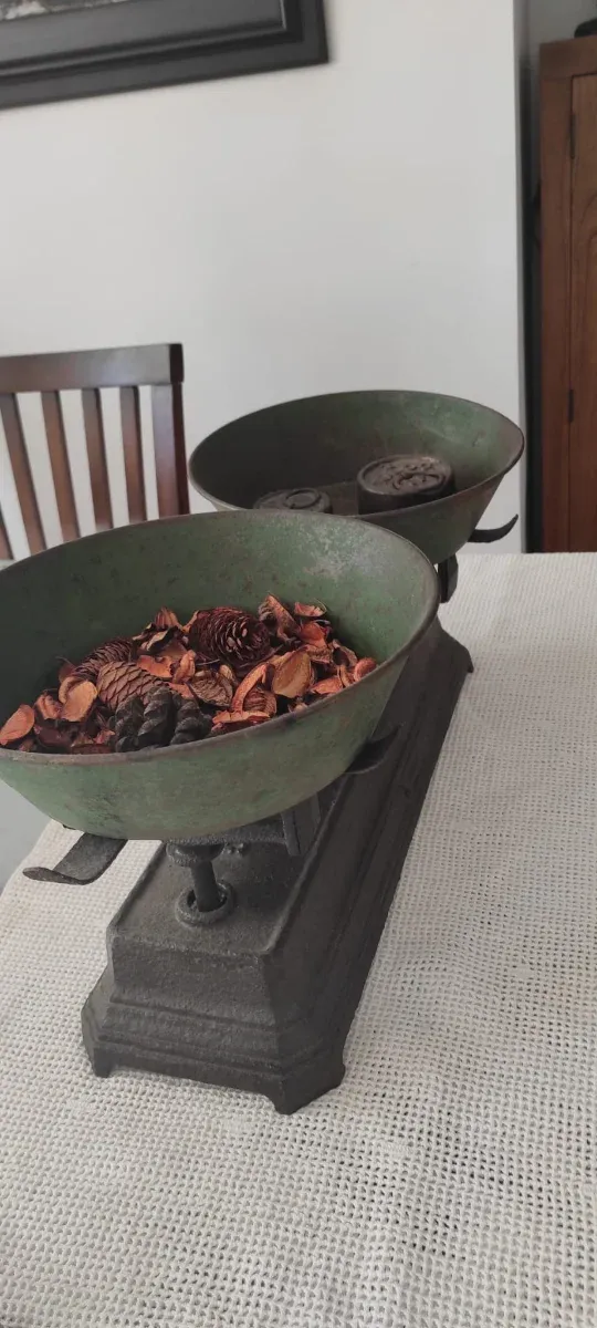 Balanza antigua de hierro fundido