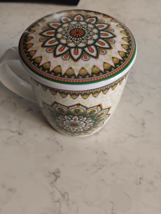 Taza de cerámica con diseño mandala