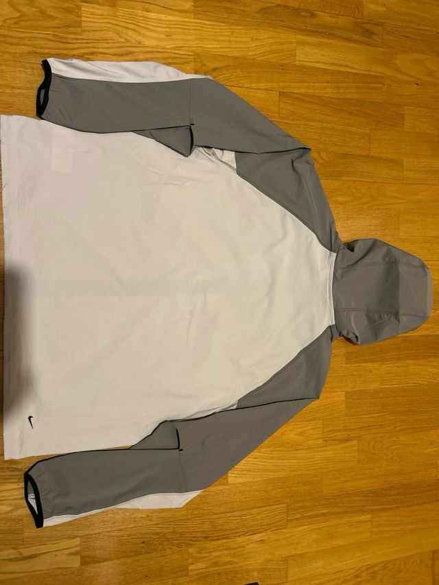 Chaqueta cortavientos Nike Tech Gris/Blanco