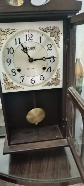 Reloj de pared Manix vintage. Antigüedades