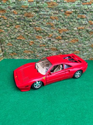 Ferrari GTO 1984 - Escala 1:18 - Burago